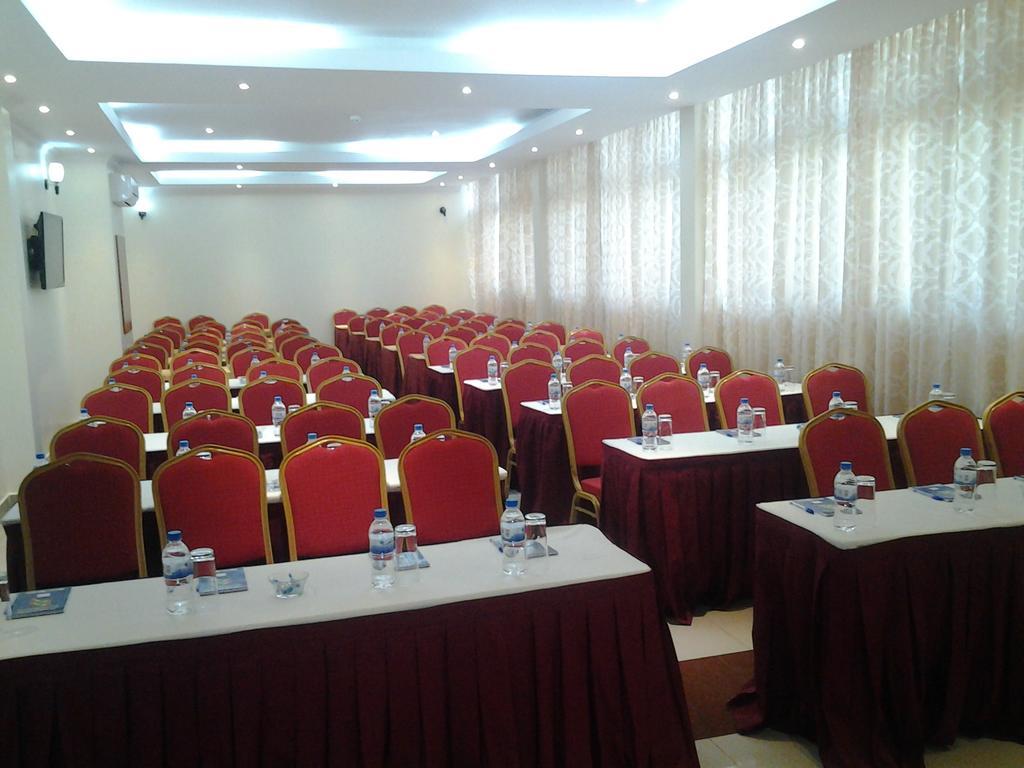 Great Seasons Hotel Kigali Buitenkant foto