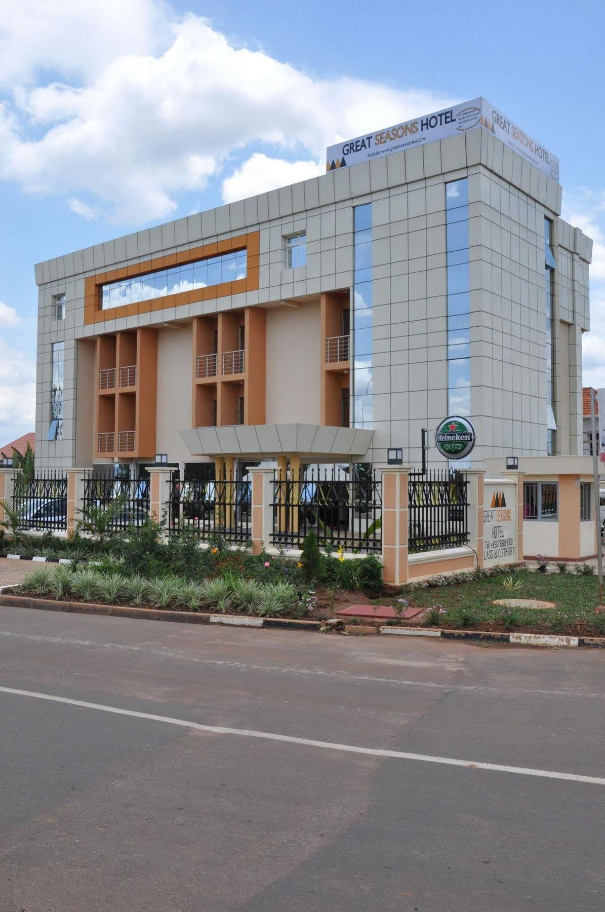 Great Seasons Hotel Kigali Buitenkant foto